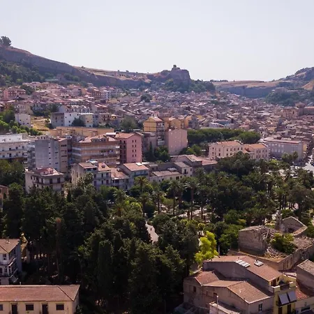 Corleone Guesthouse 3*